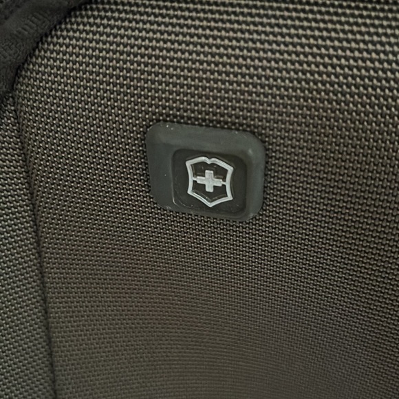 VICTORINOX Werks Traveler 3.0 WT 16” Wheeled Luggage Carry on Brown/Tan Unisex - Picture 14 of 15